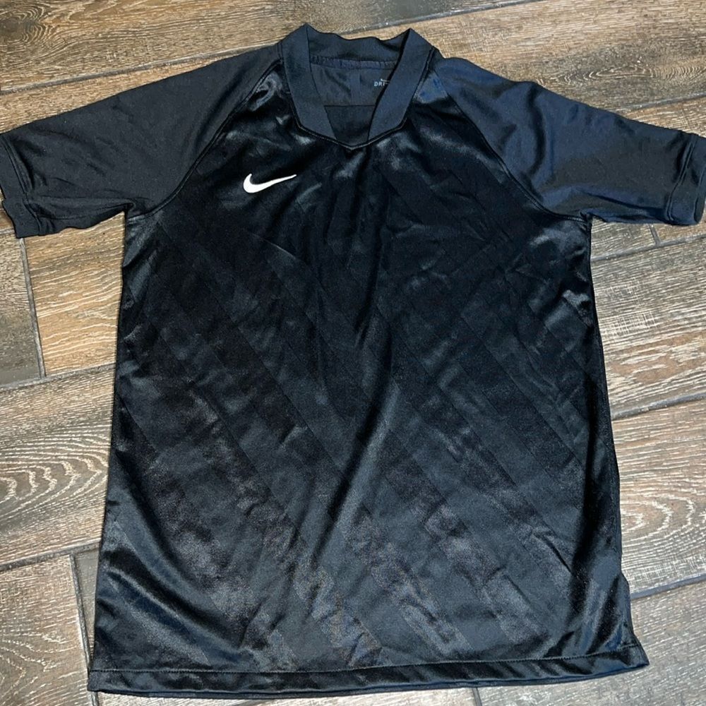 Nike  boys. DRY-FIT sz XL